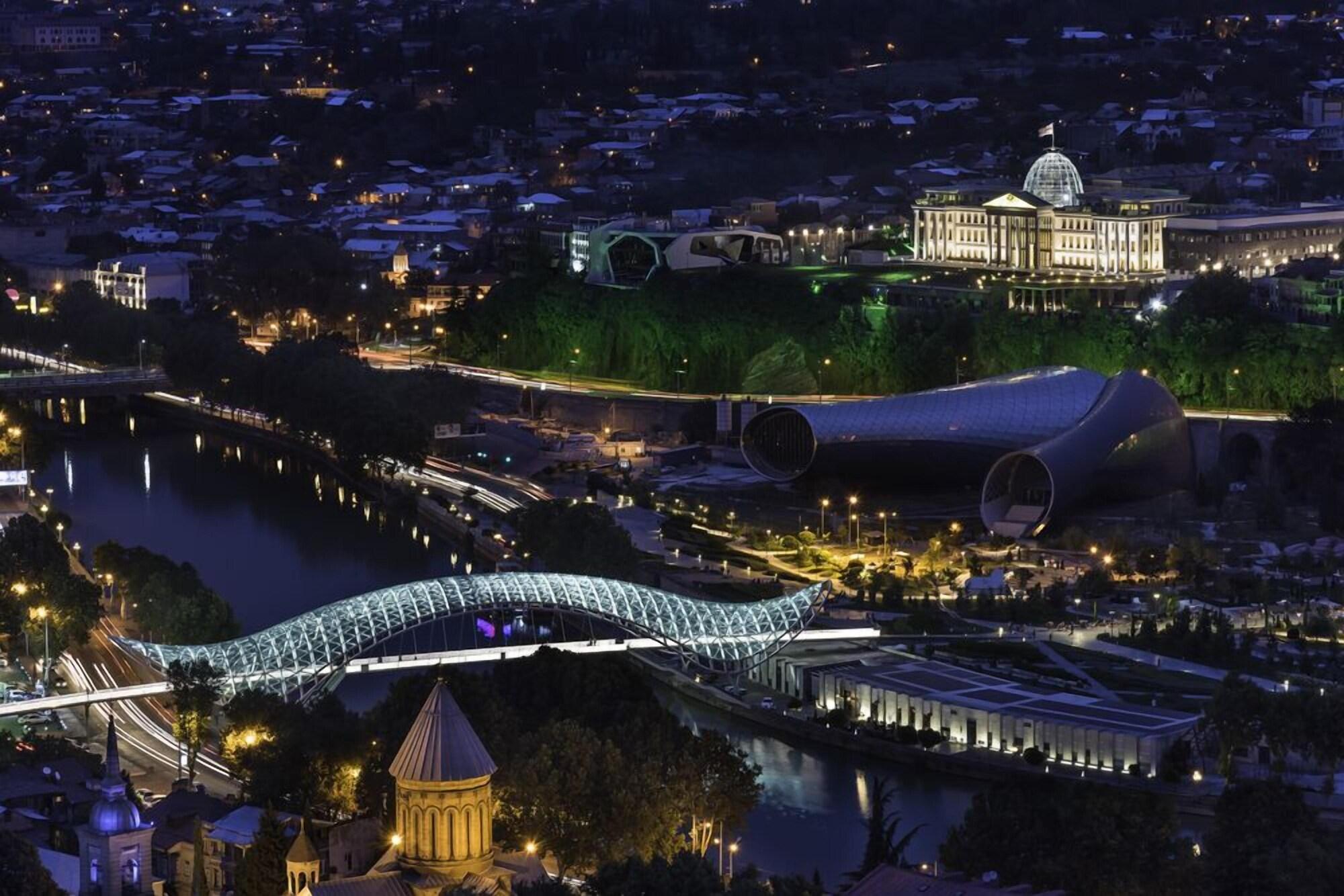 Tbiliseli Inn Tbilisi Bagian luar foto