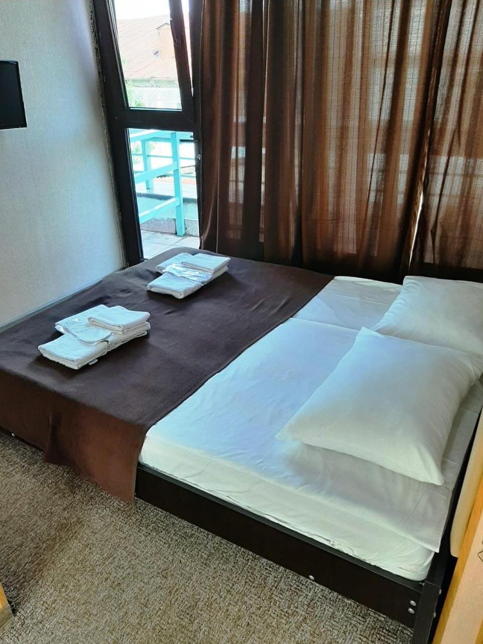 Tbiliseli Inn Tbilisi Bagian luar foto