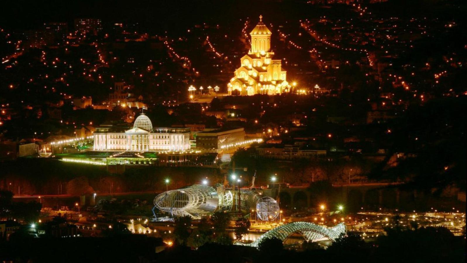 Tbiliseli Inn Tbilisi Bagian luar foto