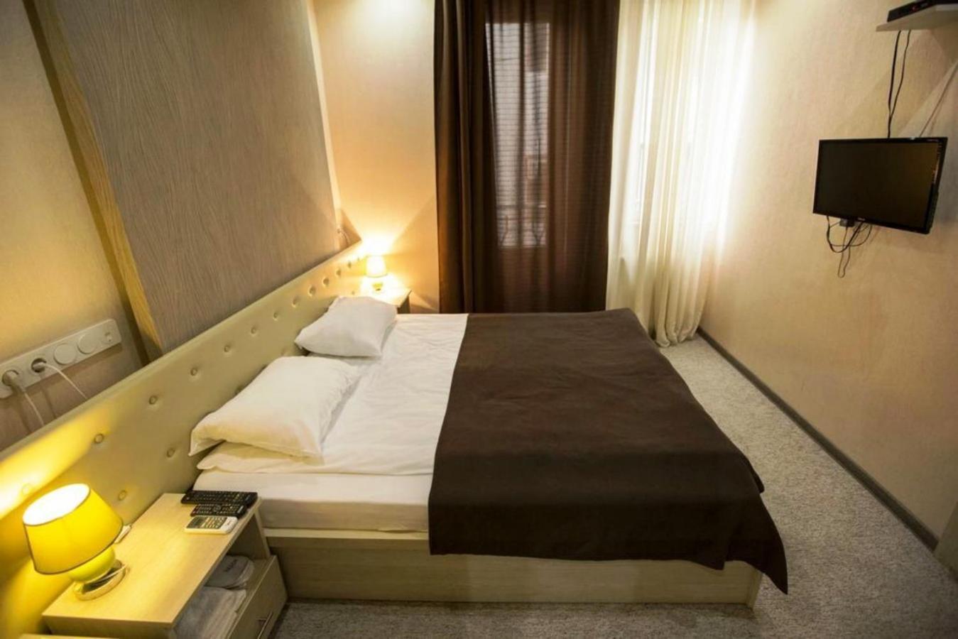 Tbiliseli Inn Tbilisi Bagian luar foto