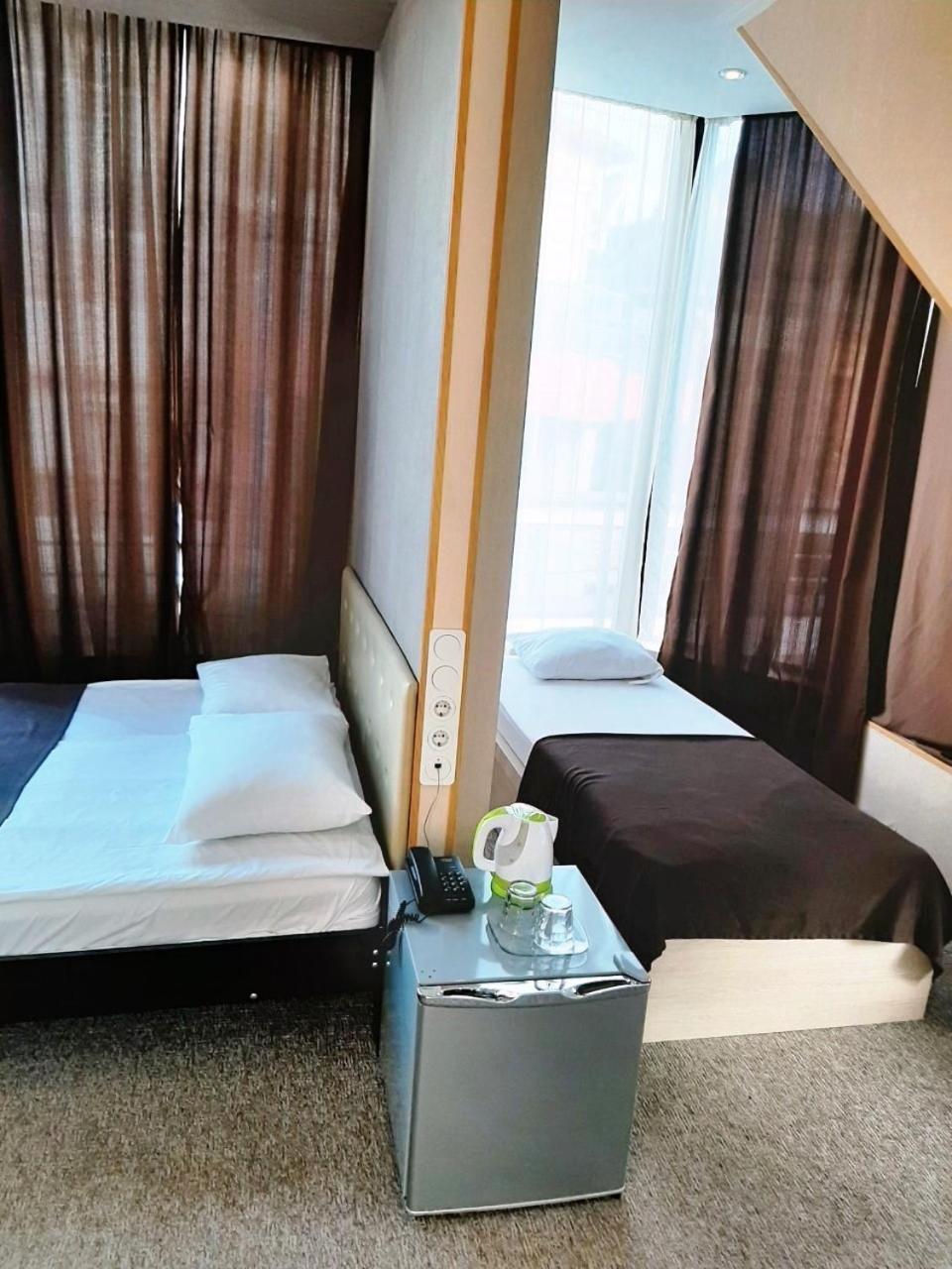 Tbiliseli Inn Tbilisi Bagian luar foto