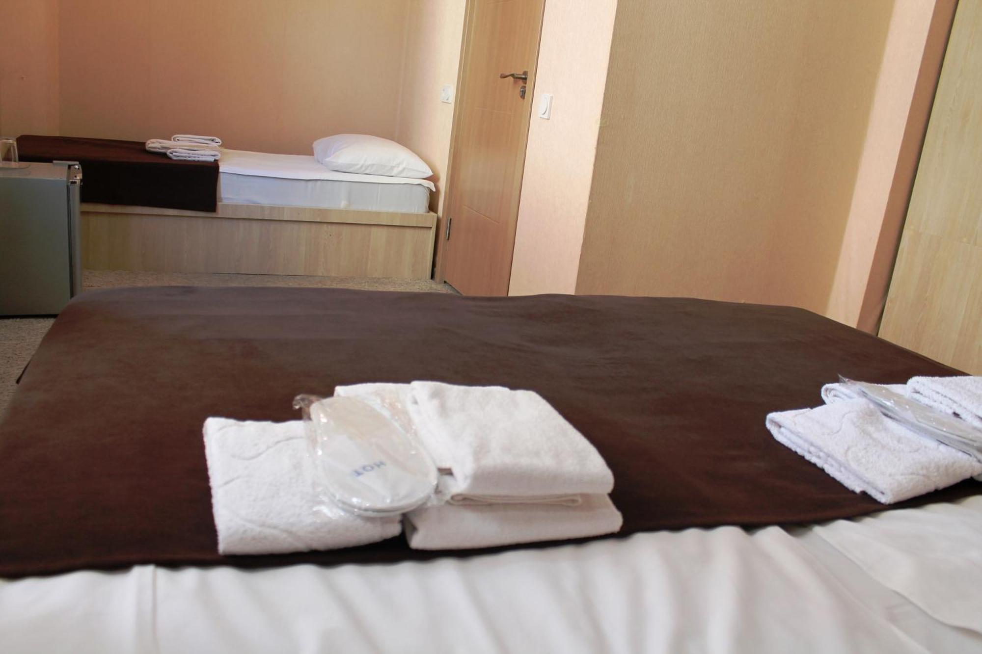 Tbiliseli Inn Tbilisi Bagian luar foto