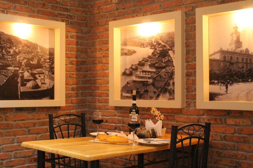 Tbiliseli Inn Tbilisi Bagian luar foto