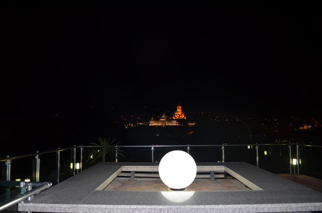 Tbiliseli Inn Tbilisi Bagian luar foto