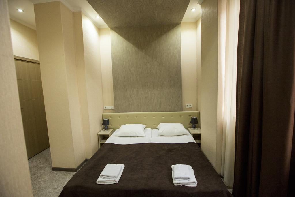Tbiliseli Inn Tbilisi Bagian luar foto