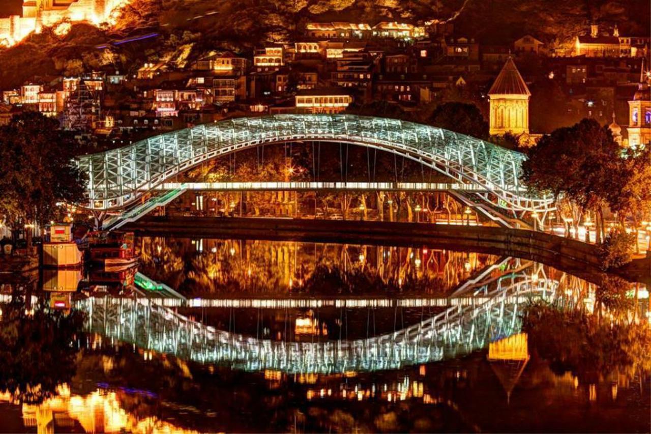 Tbiliseli Inn Tbilisi Bagian luar foto