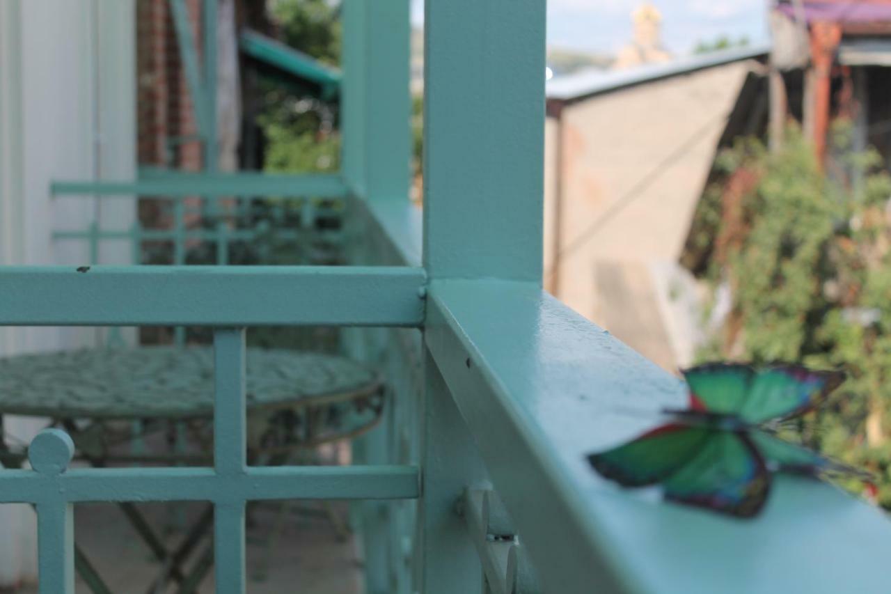 Tbiliseli Inn Tbilisi Bagian luar foto