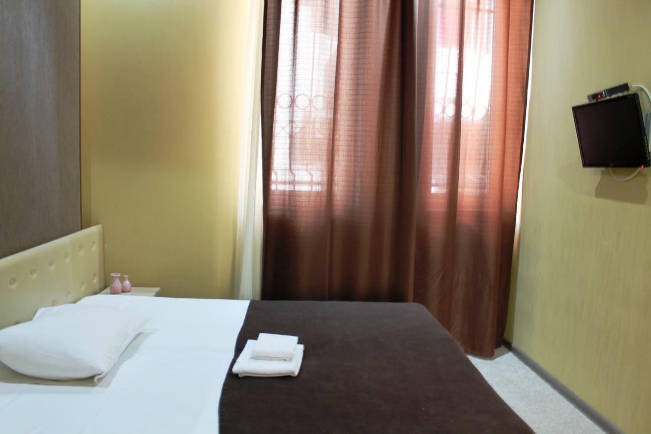 Tbiliseli Inn Tbilisi Bagian luar foto