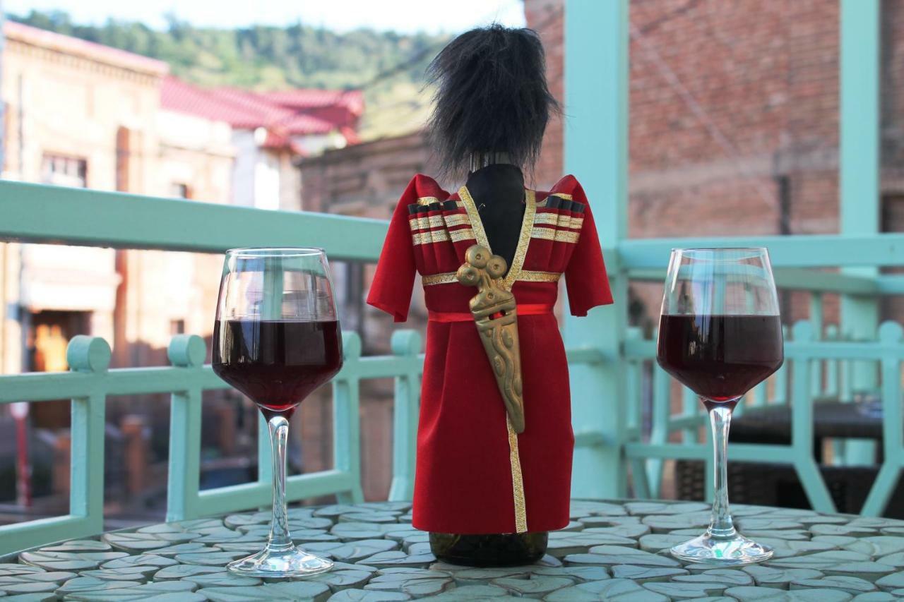 Tbiliseli Inn Tbilisi Bagian luar foto