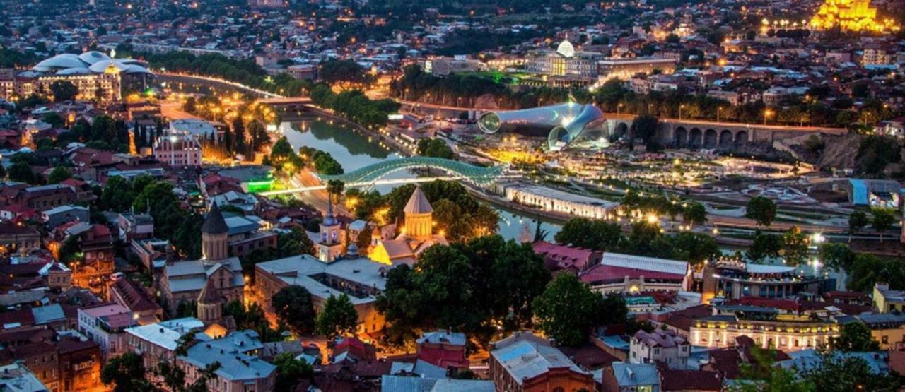Tbiliseli Inn Tbilisi Bagian luar foto